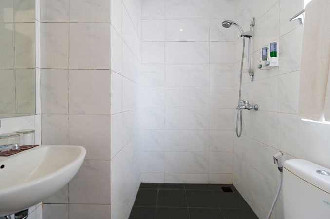 Bathroom Sari Room Vansari Hotel