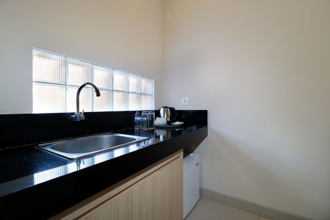 Washhand Pool Access